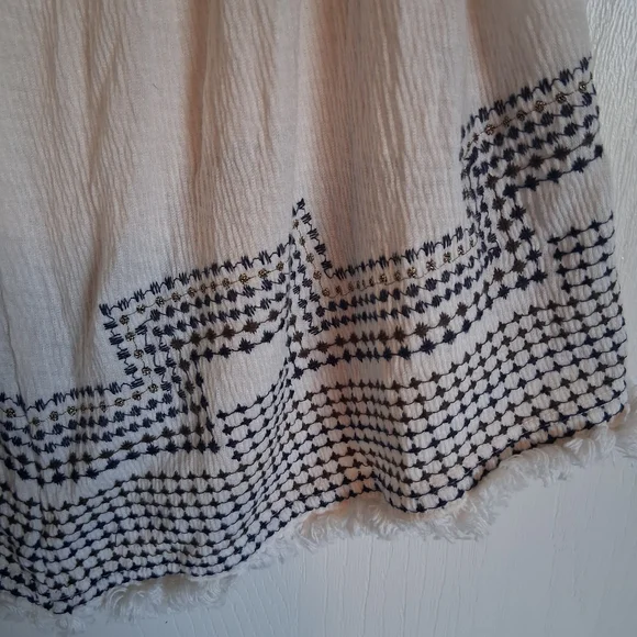Maurices-Cream Camisole with Embroidered Accent And Fringe Hem. Size L - Picture 3 of 8